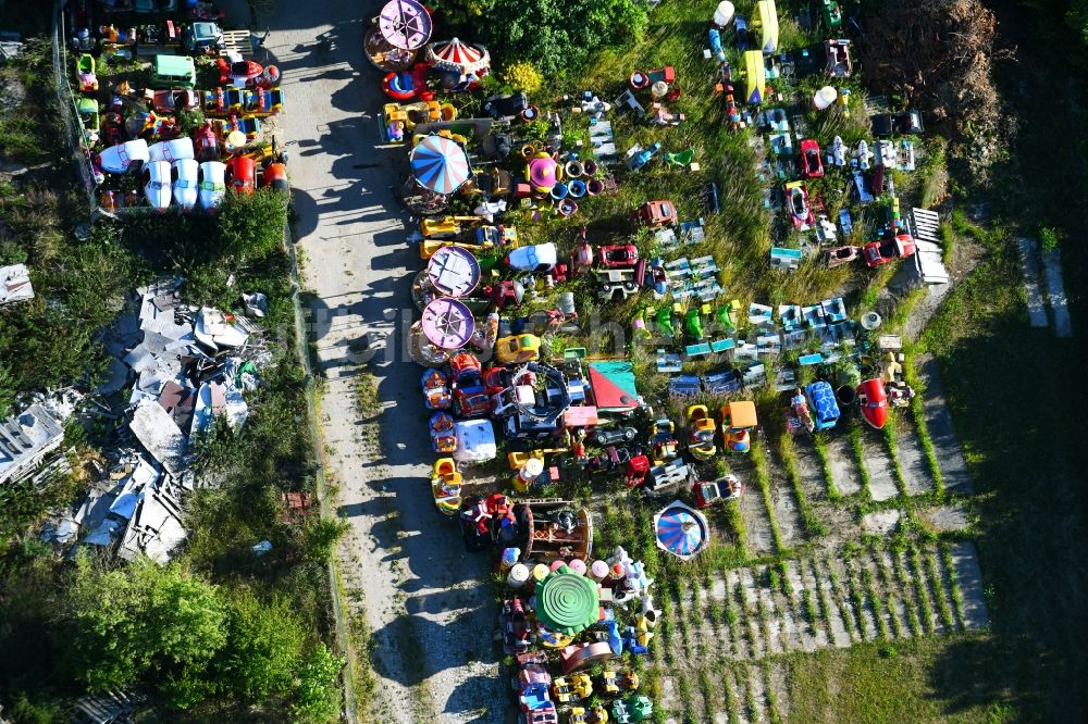 Luftbild Woldegk - Lagerfläche für ausrangierte Spielzeug- Automaten und Fahrautomaten am Mühlenblick Ecke Mühlengrundstraße im Gewerbegebiet in Woldegk im Bundesland Mecklenburg-Vorpommern, Deutschland