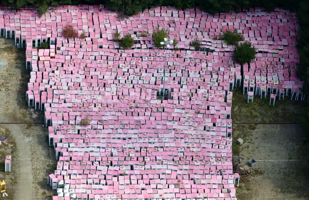 Luftaufnahme Michendorf - Lagerfläche ausrangierter Telefonzellen der Deutschen Telekom in Michendorf im Bundesland Brandenburg