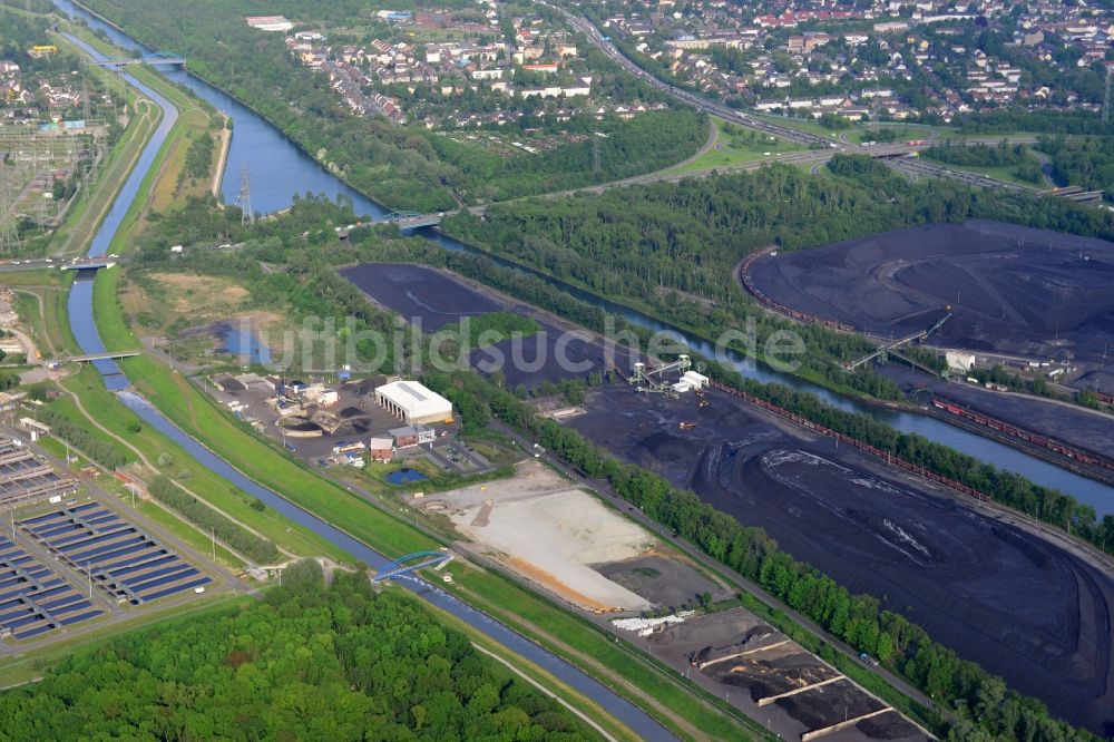 Luftaufnahme Bottrop - Lagerfläche für Steinkohle in Bottrop im Bundesland Nordrhein-Westfalen