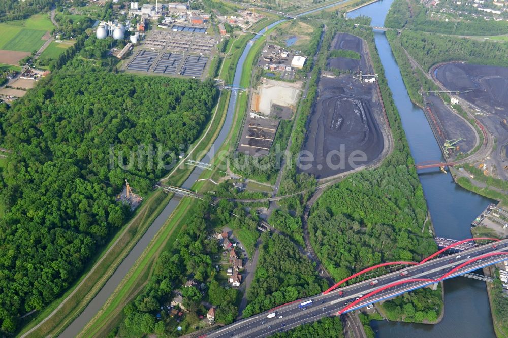 Bottrop von oben - Lagerfläche für Steinkohle in Bottrop im Bundesland Nordrhein-Westfalen