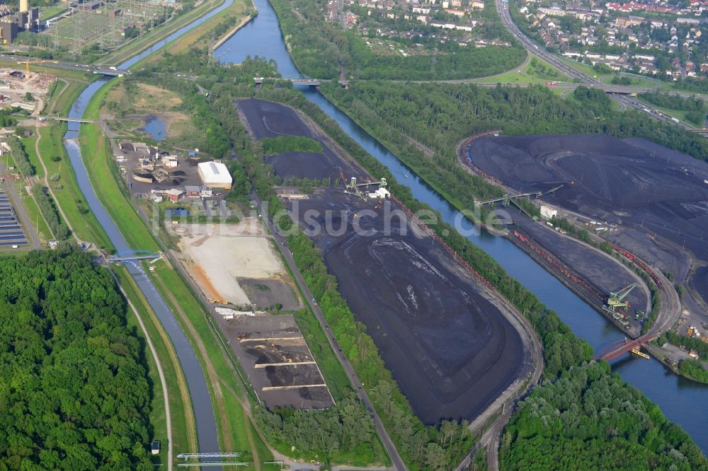 Bottrop aus der Vogelperspektive: Lagerfläche für Steinkohle in Bottrop im Bundesland Nordrhein-Westfalen