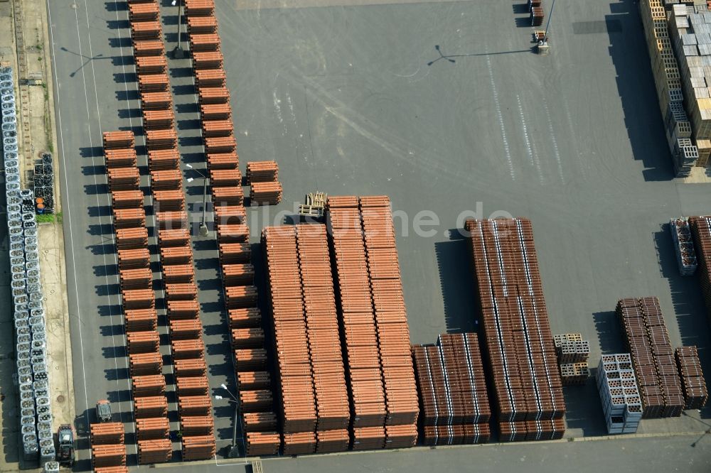 Luftaufnahme Bad Schmiedeberg - Lagerfläche der Steinzeug Abwassersysteme GmbH im Gewerbegebiet in Bad Schmiedeberg im Bundesland Sachsen-Anhalt