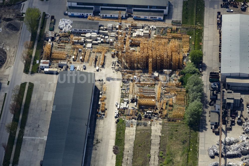 Hoppegarten von oben - Lagerfläche WASEL GmbH Niederlassung Industriestraße im Gewerbegebiet in Hoppegarten im Bundesland Brandenburg