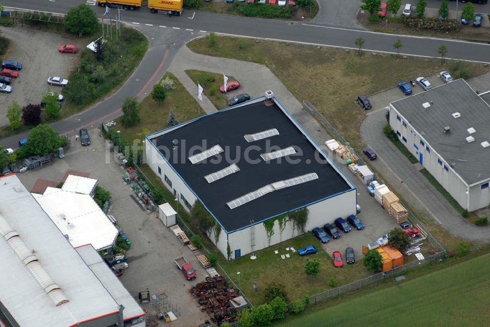 Groß-Machnow von oben - Lagerhalle von Fräntzel Kunststoffe in Groß-Machnow