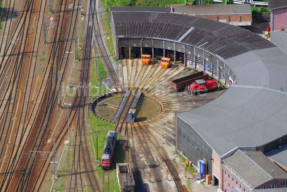 Saalfeld aus der Vogelperspektive: Lagerhallen des Bahnhofs Saalfeld