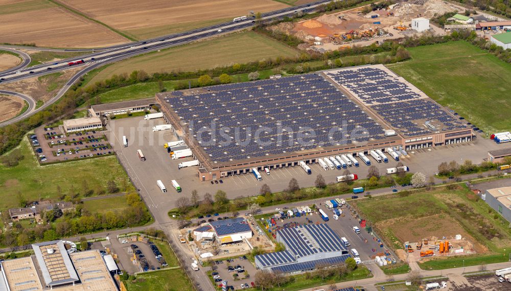 Ettenheim aus der Vogelperspektive: Lagerhallen und Speditionsgebäude der ALDI Mahlberg Unternehmensgruppe ALDI SÜD in Orschweier im Bundesland Baden-Württemberg, Deutschland