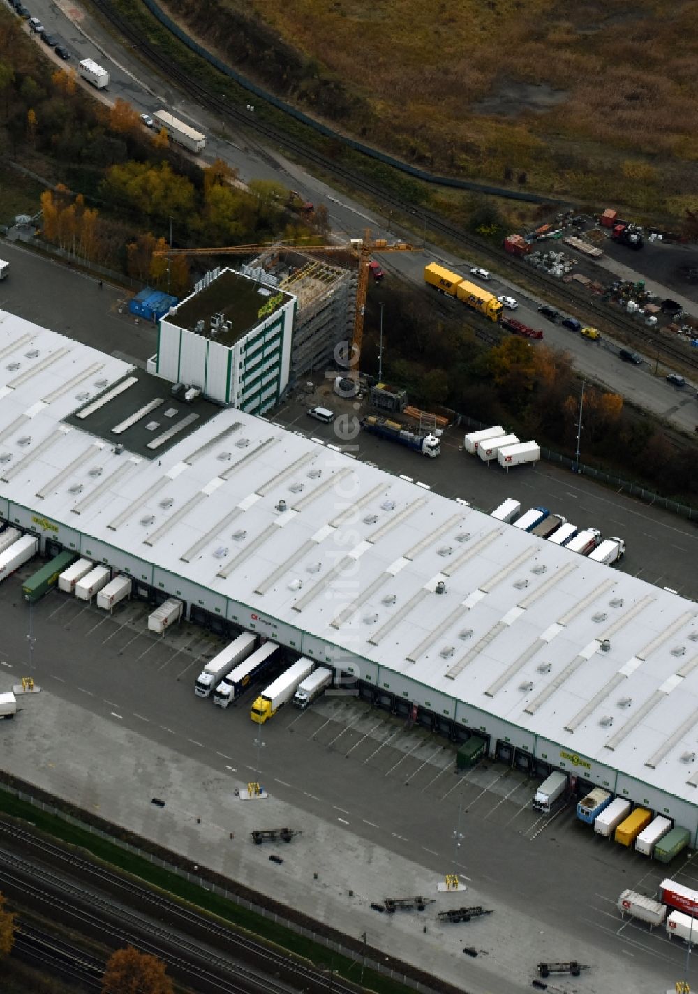 Hamburg aus der Vogelperspektive: Lagerhallen und Speditionsgebäude Bursped an der Halskestraße im Ortsteil Billbrook in Hamburg