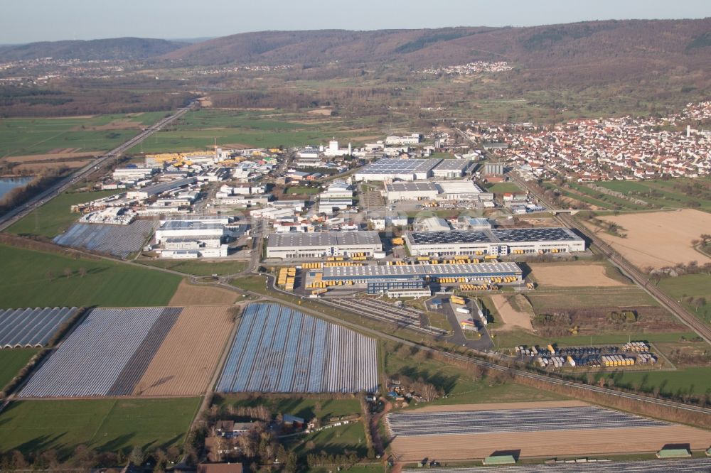 Malsch aus der Vogelperspektive: Lagerhallen und Speditionsgebäude der Dachser GmbH & Co.KG in Malsch im Bundesland Baden-Württemberg