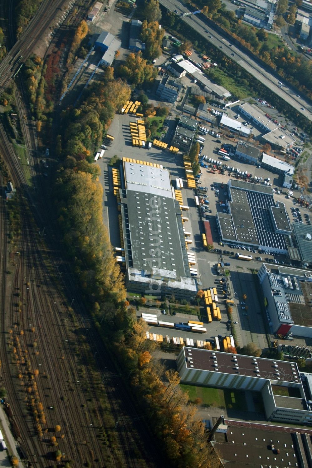 Malsch aus der Vogelperspektive: Lagerhallen und Speditionsgebäude der Dachser GmbH & Co.KG in Malsch im Bundesland Baden-Württemberg