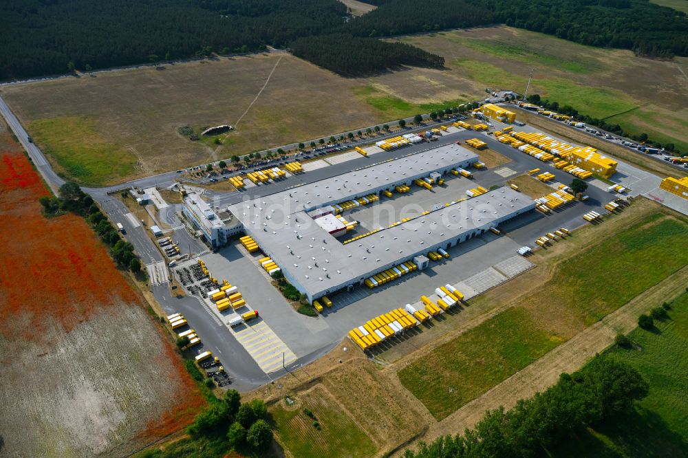 Börnicke von oben - Lagerhallen und Speditionsgebäude DHL Frachtzentrum Börnicke in Börnicke im Bundesland Brandenburg, Deutschland