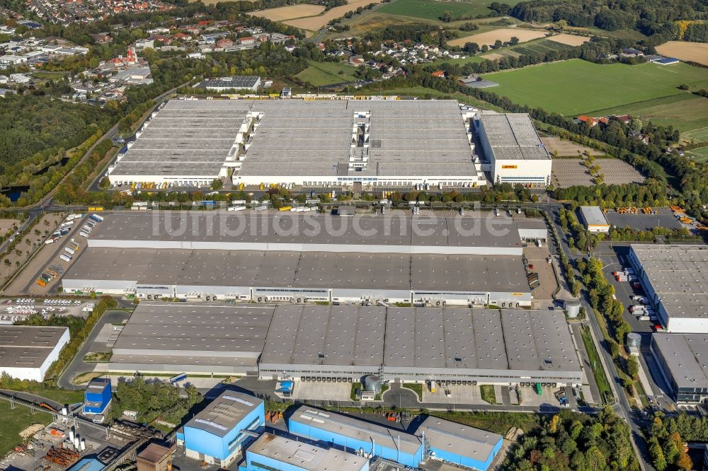 Unna aus der Vogelperspektive: Lagerhallen und Speditionsgebäude der DHL Solutions Fashion GmbH in Unna im Bundesland Nordrhein-Westfalen, Deutschland