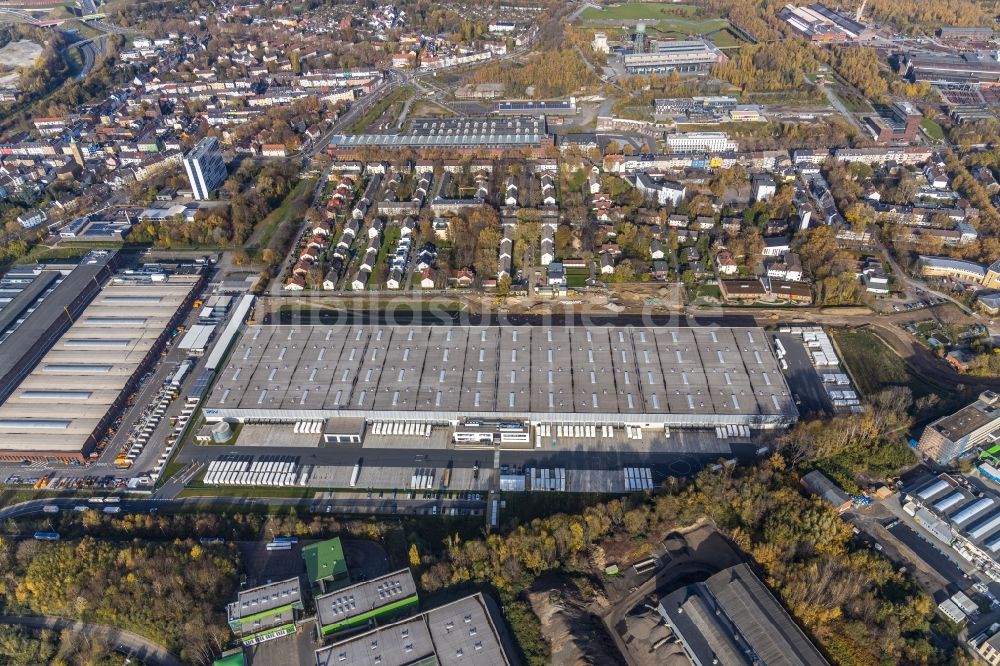 Bochum aus der Vogelperspektive: Lagerhallen und Speditionsgebäude der DSV Stuttgart GmbH & Co. KG Obere Stahlindustrie im Ortsteil Wiemelhausen in Bochum im Bundesland Nordrhein-Westfalen, Deutschland