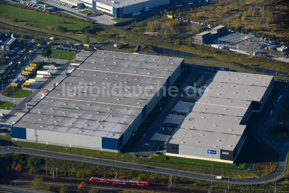 Luftbild Schönefeld - Lagerhallen und Speditionsgebäude Geodis Logistics Deutschland GmbH an der Hans-Grade-Allee in Schönefeld im Bundesland Brandenburg, Deutschland