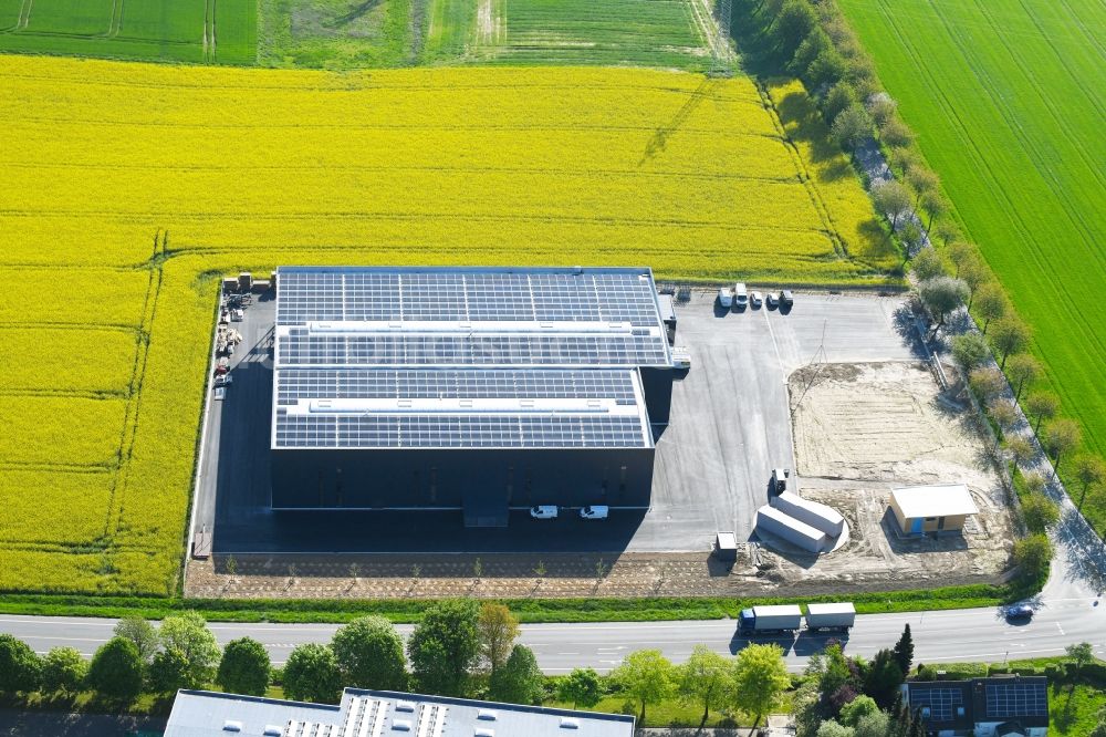 Enger aus der Vogelperspektive: Lagerhallen und Speditionsgebäude am Gewerbegebiet Oldinghausen in Enger im Bundesland Nordrhein-Westfalen, Deutschland