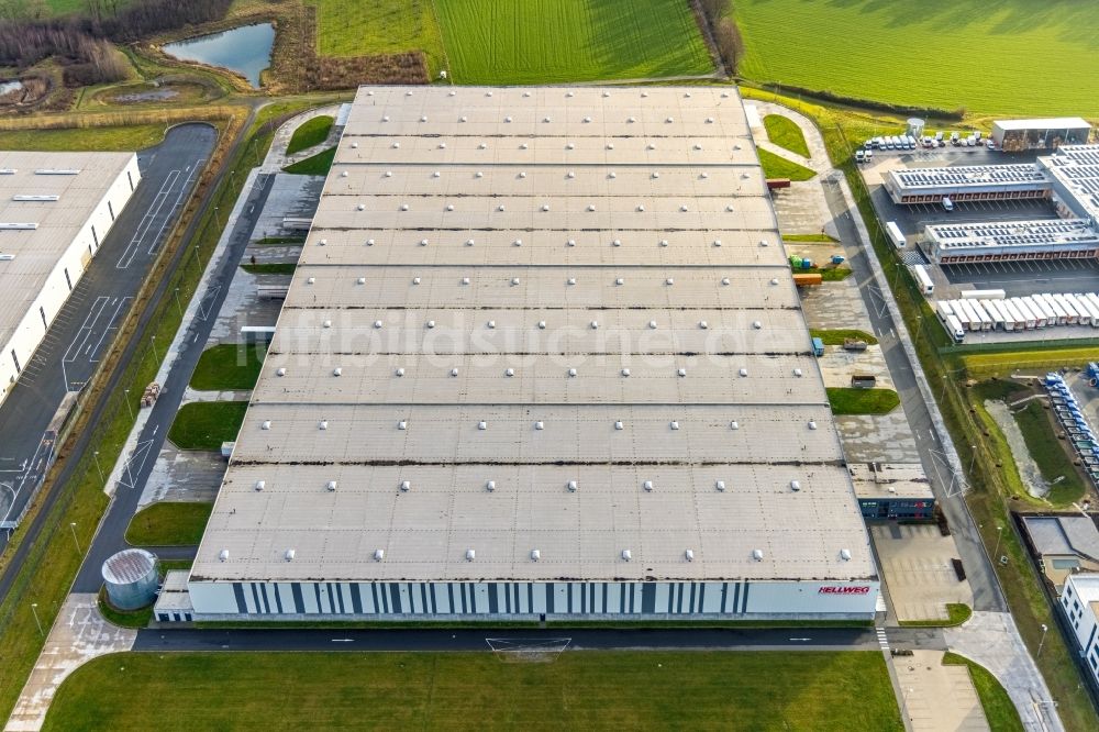 Hamm von oben - Lagerhallen und Speditionsgebäude der Hellweg HBL - Hamm Logistics Centre in Hamm im Bundesland Nordrhein-Westfalen, Deutschland