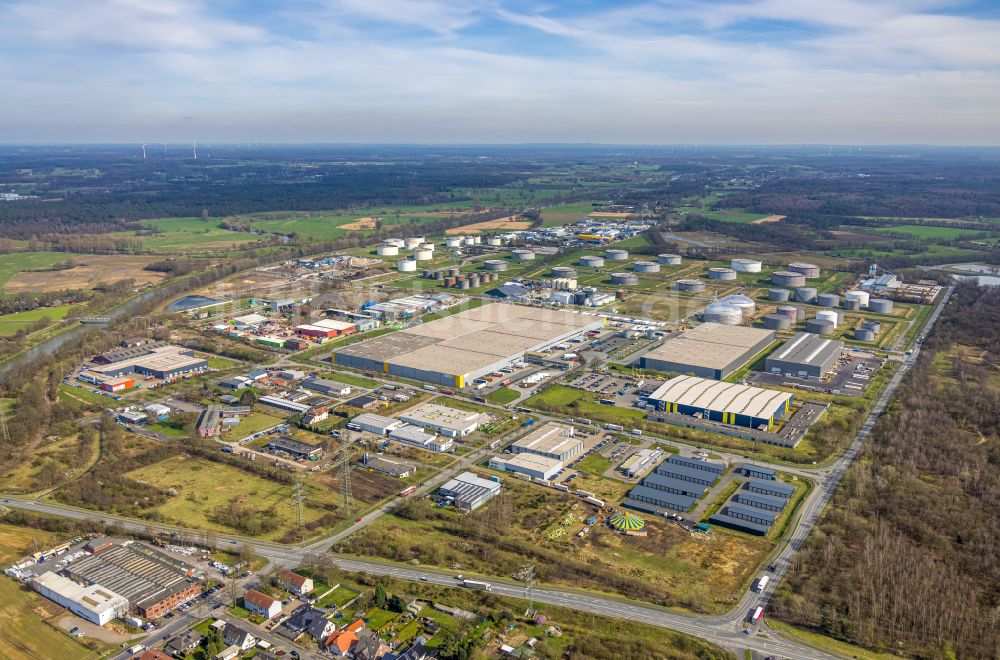 Luftbild Hünxe - Lagerhallen und Speditionsgebäude LGI Logistics Group International GmbH in Hünxe im Bundesland Nordrhein-Westfalen, Deutschland