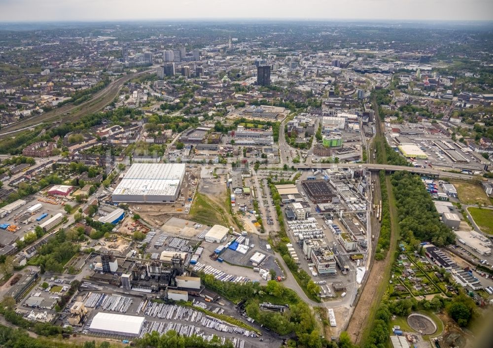 Luftaufnahme Essen - Lagerhallen und Speditionsgebäude - Neubau an der Burggrafenstraße - Elisenstraße im Ortsteil Ostviertel in Essen im Bundesland Nordrhein-Westfalen, Deutschland