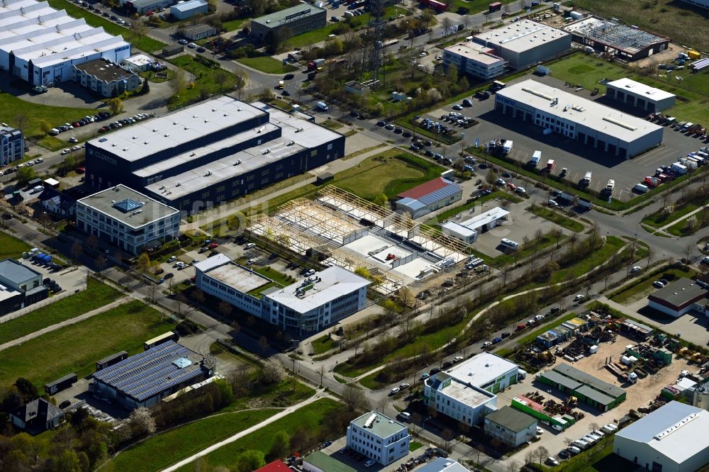 Luftaufnahme Dahlwitz-Hoppegarten - Lagerhallen und Speditionsgebäude - Neubau in Dahlwitz-Hoppegarten im Bundesland Brandenburg, Deutschland