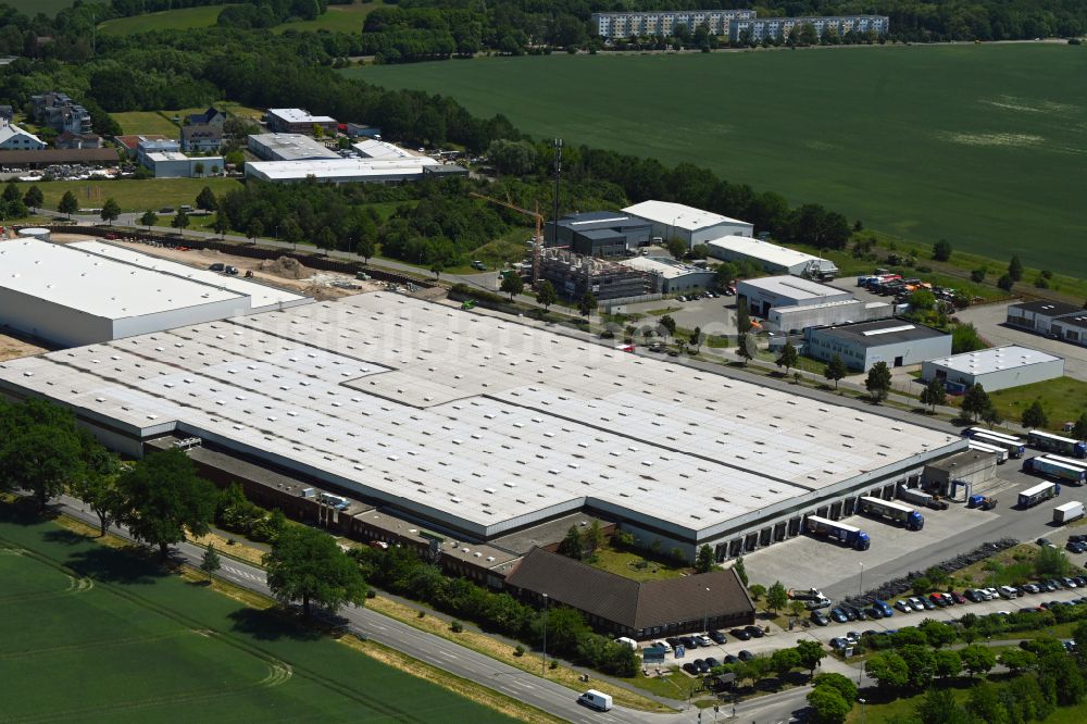 Luftaufnahme Seefeld-Löhme - Lagerhallen und Speditionsgebäude - Neubau an der Gewerbeparkstraße in Seefeld-Löhme im Bundesland Brandenburg, Deutschland