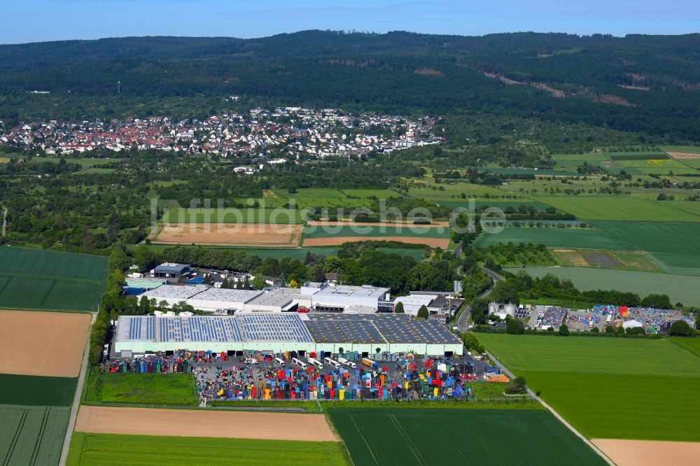 Rosbach vor der Höhe aus der Vogelperspektive: Lagerhallen und Speditionsgebäude der Phönix GmbH am Bornweg in Rosbach vor der Höhe im Bundesland Hessen, Deutschland