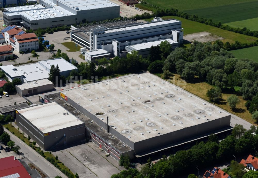 Luftaufnahme Maisach - Lagerhallen und Speditionsgebäude der Poco - Domäne Einrichtungsmärkte GmbH&Co.KG im Ortsteil Gernlinden in Maisach im Bundesland Bayern, Deutschland