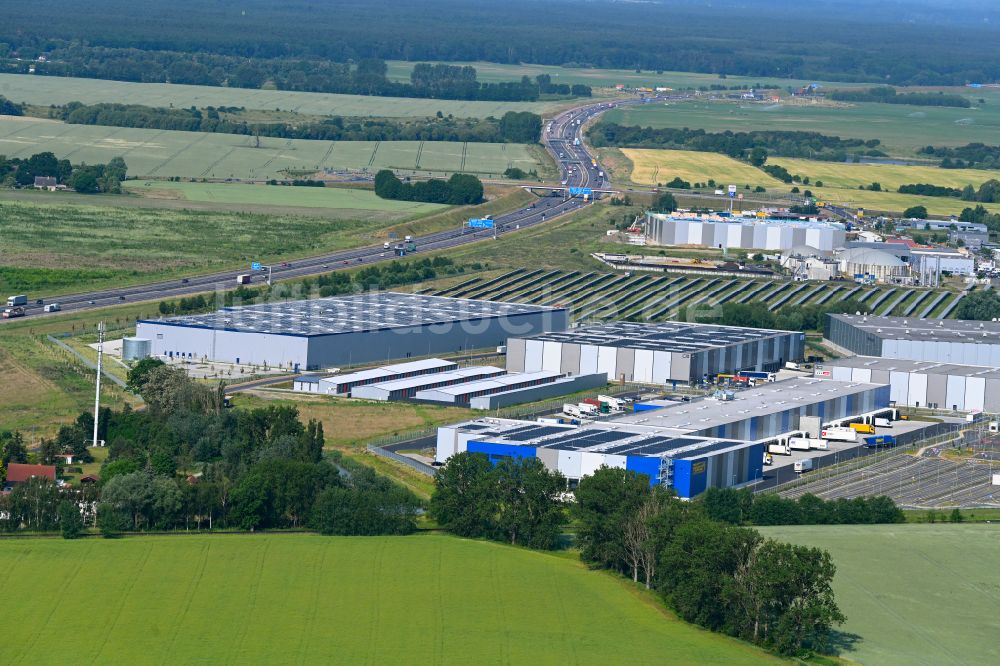 Luftbild Oberkrämer - Lagerhallen und Speditionsgebäude Rieck Logistik Berlin Nord GmbH & Co. KG in Oberkrämer im Bundesland Brandenburg, Deutschland