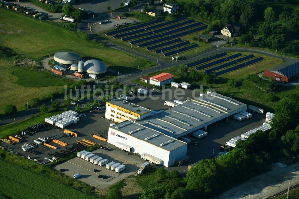 Luftbild Lalendorf - Lagerhallen und Speditionsgebäude der DB Schenker Deutschland AG in Lalendorf im Bundesland Mecklenburg-Vorpommern, Deutschland