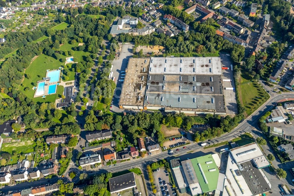 Bochum aus der Vogelperspektive: Lagerhauskomplex- Gebäude der Brockhoff & Partner Immobilien GmbH im Ortsteil Wattenscheid in Bochum im Bundesland Nordrhein-Westfalen, Deutschland