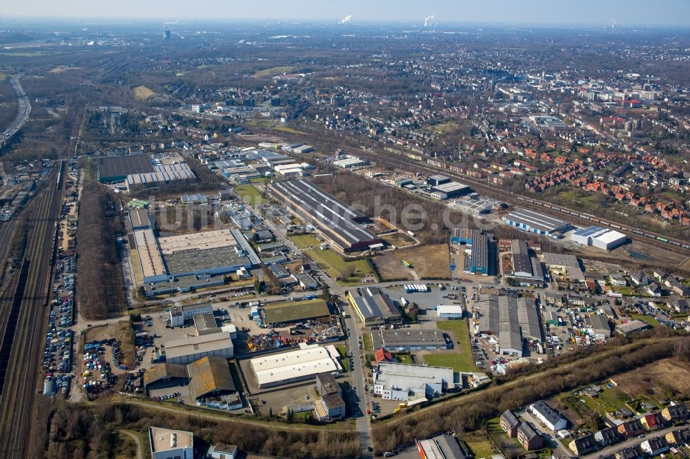 Bottrop aus der Vogelperspektive: Lagerhauskomplex- Gebäude im Gewerbe- und Industriegebiet An der Knippenburg in Bottrop im Bundesland Nordrhein-Westfalen