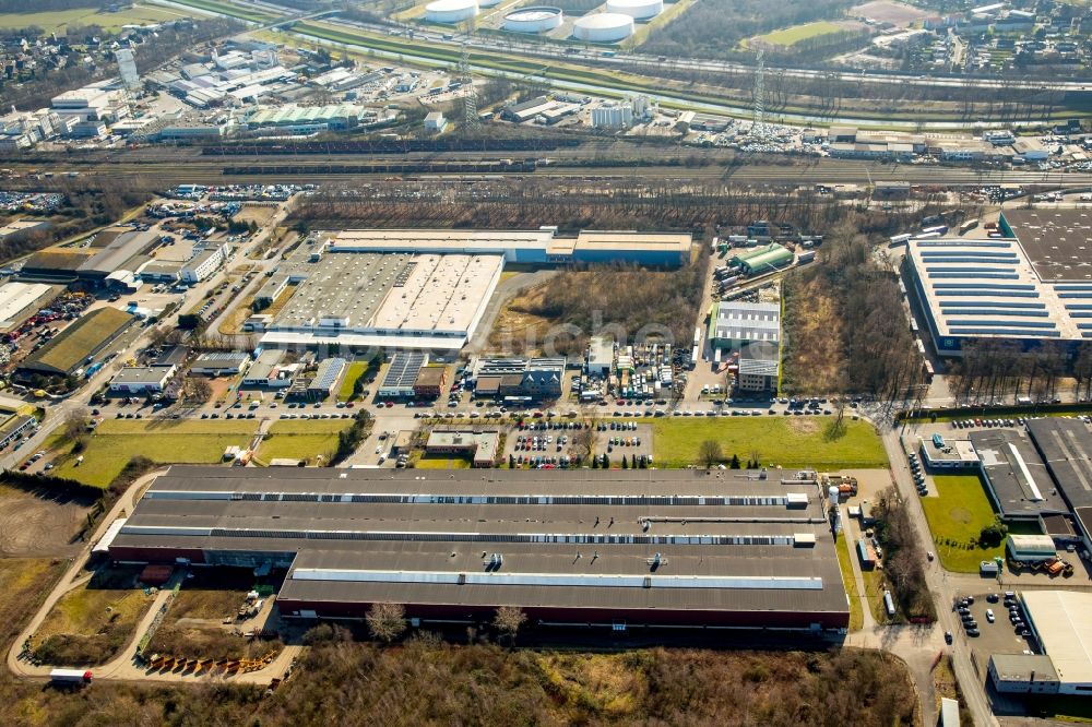 Bottrop von oben - Lagerhauskomplex- Gebäude im Gewerbe- und Industriegebiet An der Knippenburg in Bottrop im Bundesland Nordrhein-Westfalen