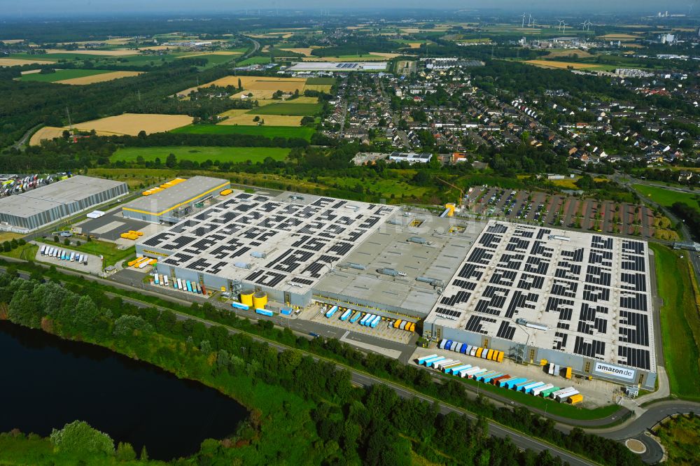 Luftaufnahme Rheinberg - Lagerhauskomplex- Gebäude im Gewerbegebiet Amazon DUS2 in Rheinberg im Bundesland Nordrhein-Westfalen, Deutschland