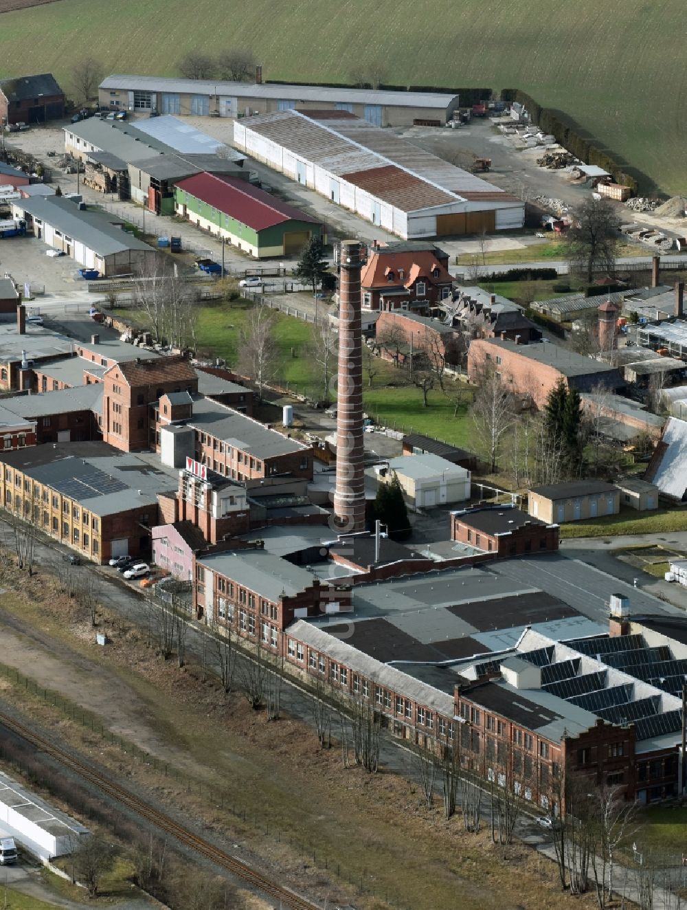 Treuen aus der Vogelperspektive: Lagerhauskomplex- Gebäude im Gewerbegebiet an der Bahnstraße in Treuen im Bundesland Sachsen