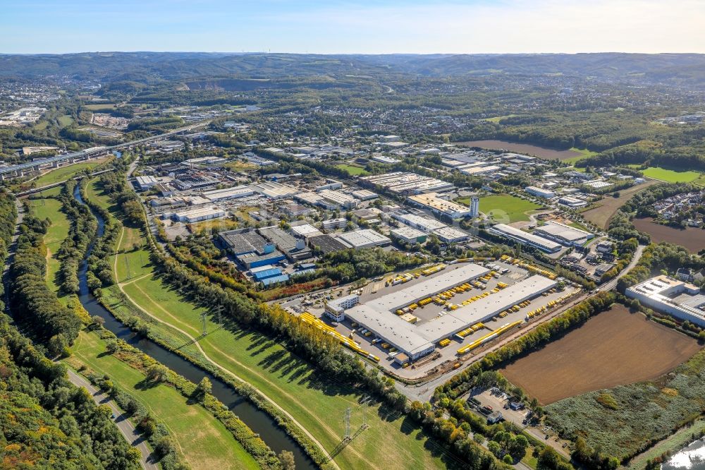 Luftaufnahme Hagen - Lagerhauskomplex- Gebäude im Gewerbegebiet DHL Paketzentrum in Hagen im Bundesland Nordrhein-Westfalen, Deutschland