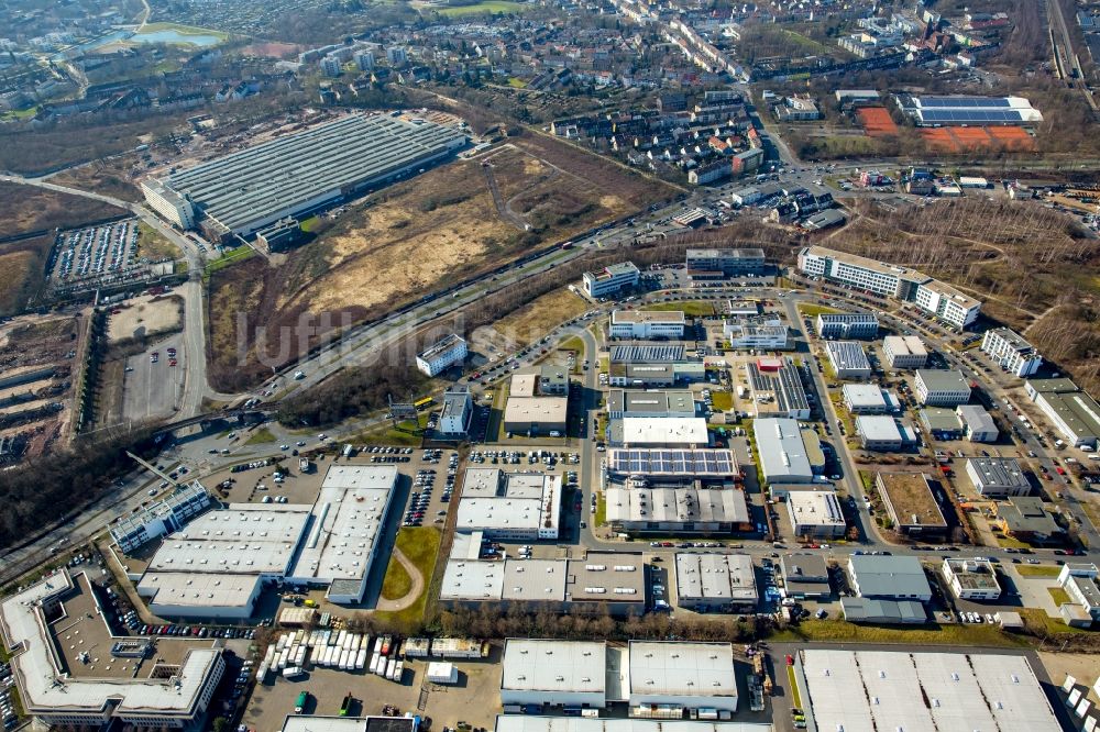 Essen aus der Vogelperspektive: Lagerhauskomplex- Gebäude im Gewerbegebiet M1 Gewerbepark Essen in Essen im Bundesland Nordrhein-Westfalen