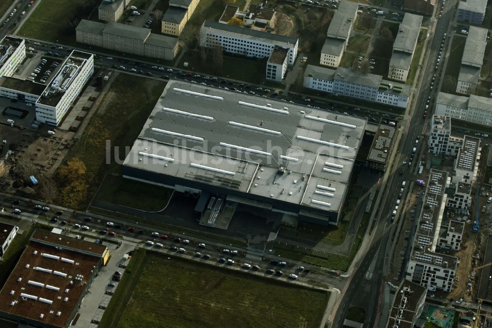 Berlin von oben - Lagerhauskomplex- Gebäude im Gewerbegebiet am Groß-Berliner Damm in Berlin