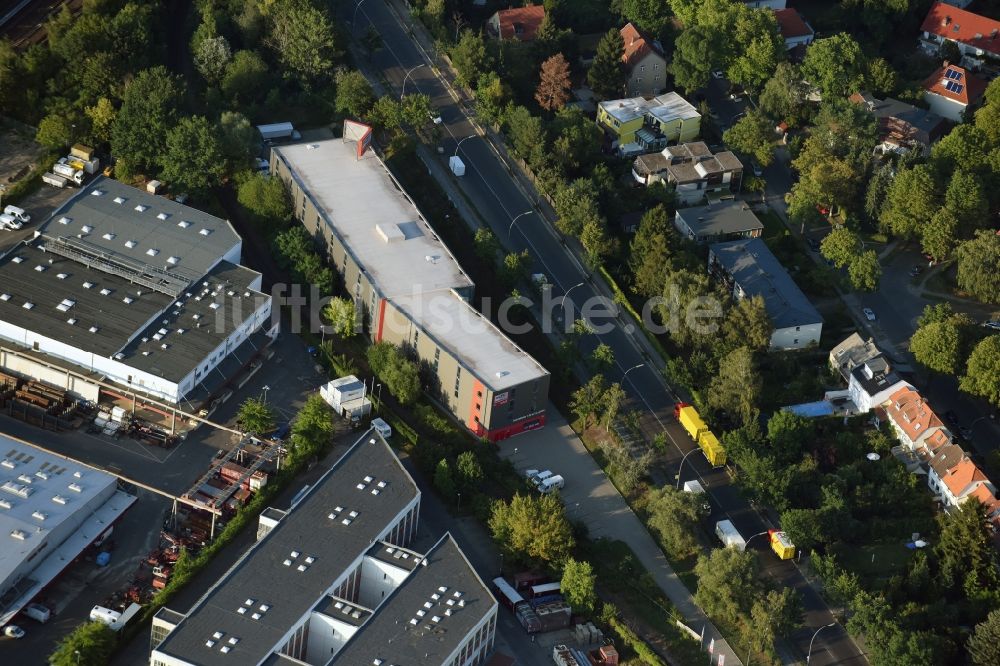 Berlin von oben - Lagerhauskomplex- Gebäude im Gewerbegebiet von MyPlace in Berlin