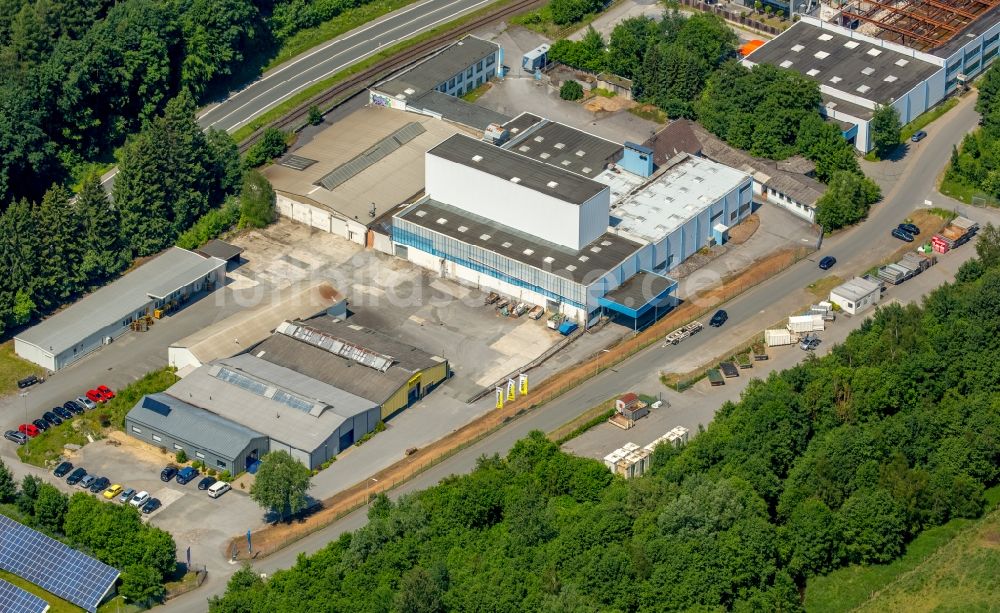 Luftaufnahme Warstein - Lagerhauskomplex- Gebäude der Hermann Bach GmbH & Co. KG in Warstein im Bundesland Nordrhein-Westfalen