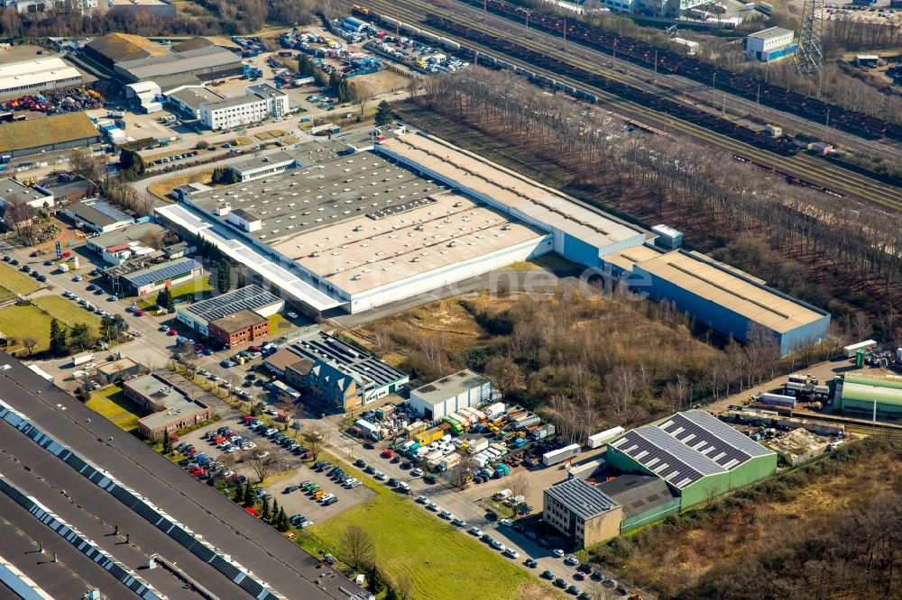 Luftaufnahme Bottrop - Lagerhauskomplex- Gebäude der Huber Verpackungen GmbH & Co. KG im Gewerbe- und Industriegebiet An der Knippenburg in Bottrop im Bundesland Nordrhein-Westfalen