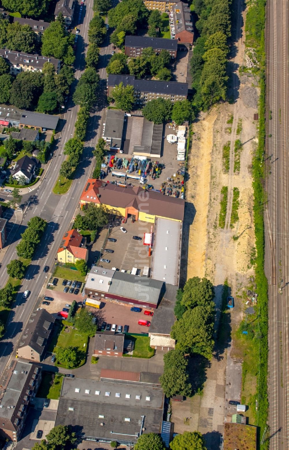 Gelsenkirchen von oben - Lagerhauskomplex- Gebäude der Sanitätshaus Medishop GmbH und der Getränke Possemeyer am Nordring in Gelsenkirchen im Bundesland Nordrhein-Westfalen