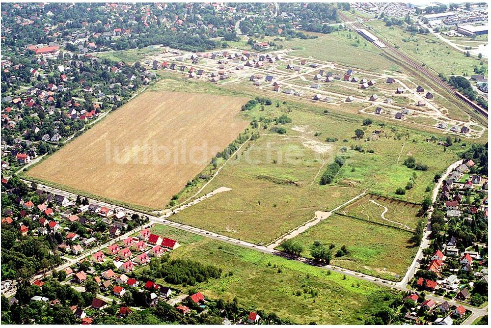 Berlin - Hellersdorf von oben - Landberger Strasse