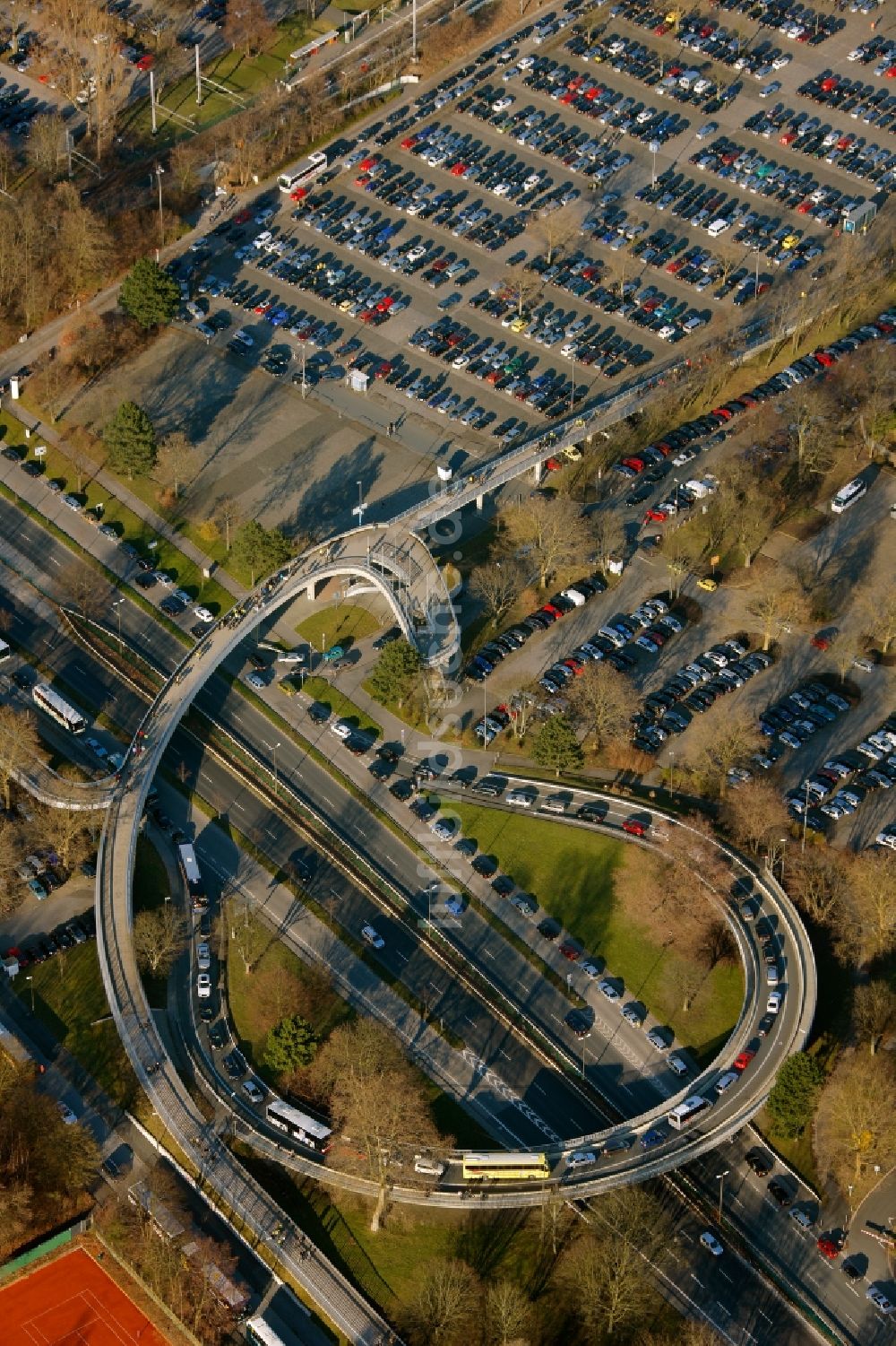 Dortmund aus der Vogelperspektive: Landesstraße l 684 in Dortmund im Bundesland Nordrhein-Westfalen