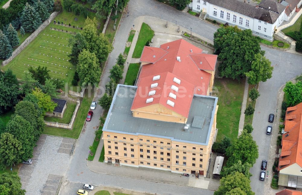 Neustrelitz von oben - Landestheater Neustrelitz im Bundesland Mecklenburg-Vorpommern