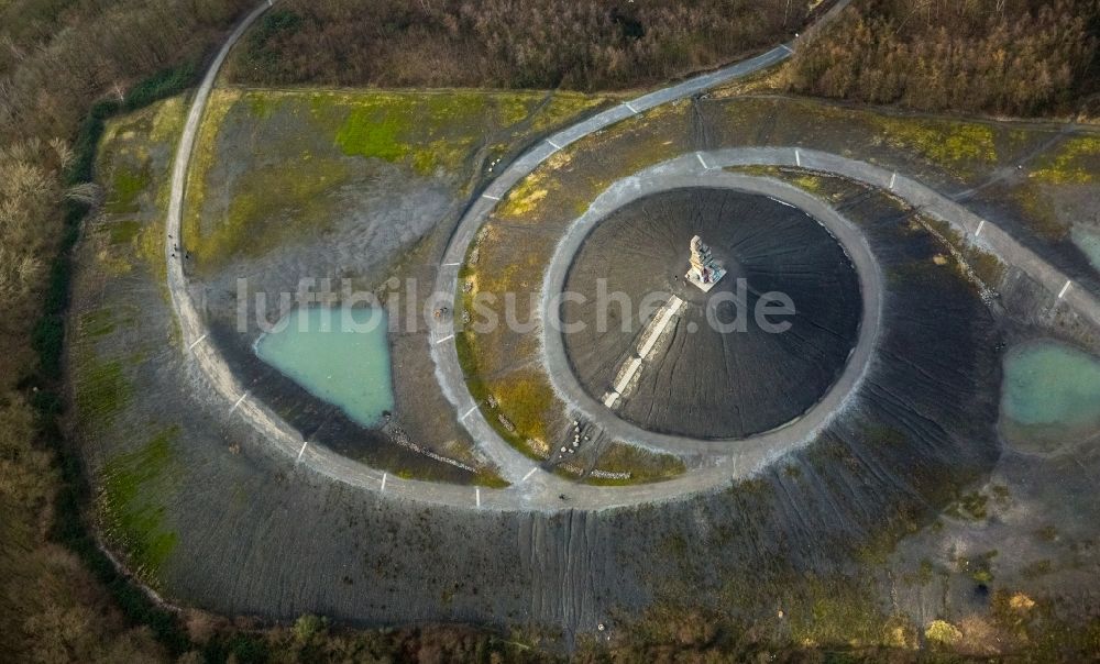 Bochum von oben - Landmarke Himmelstreppe des Künstlers Herman Prigann auf einer ehemaligen Abraumhalde in Gelsenkirchen im Bundesland Nordrhein-Westfalen