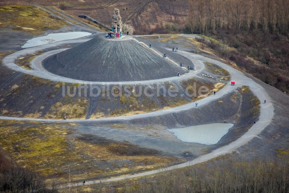 Gelsenkirchen von oben - Landmarke Himmelstreppe des Künstlers Herman Prigann auf einer ehemaligen Abraumhalde in Gelsenkirchen im Bundesland Nordrhein-Westfalen