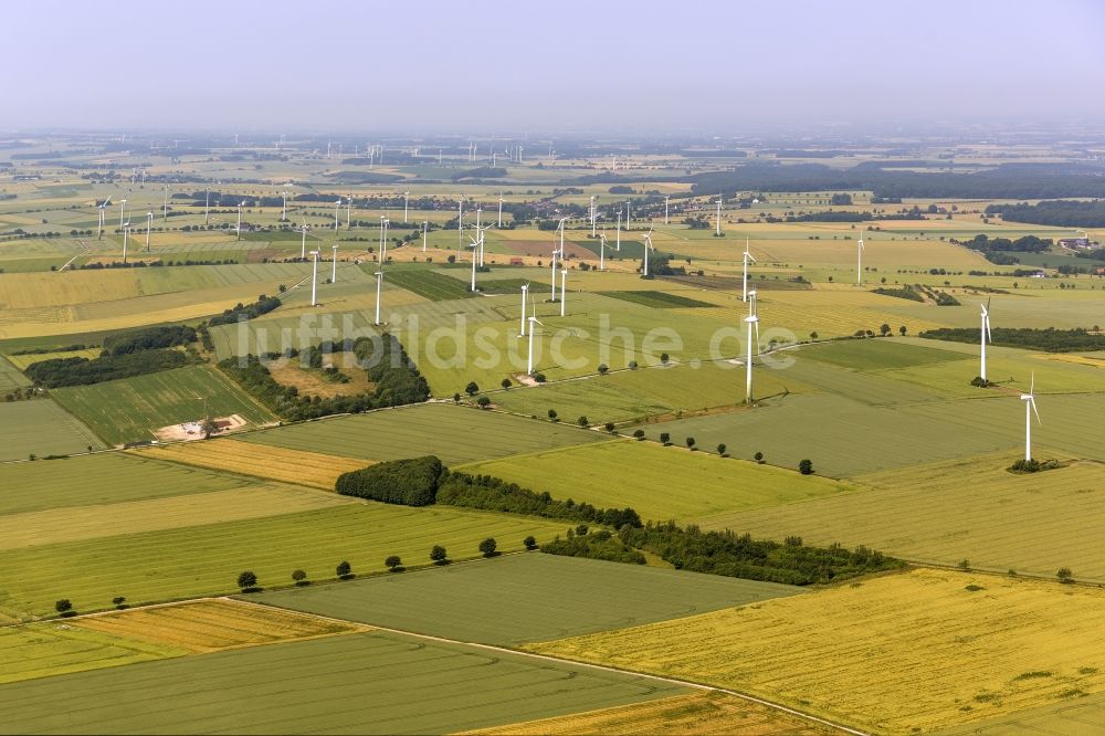 Luftbild Rüthen - Landschaft mit Feldern und Windrädern bei Rüthen in Nordrhein- Westfalen