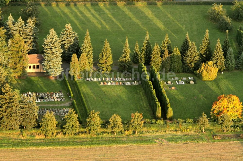 Mühlhausen aus der Vogelperspektive: Landschaft / Herbstlandschaft abgeernteter Felder am Stadtrand von Mühlhausen im Bundesland Thüringen