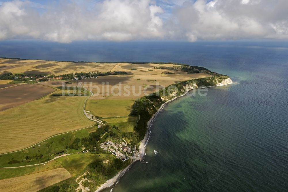 Luftaufnahme Putgarten - Landschaft der Ostseeküste bei Putgarten auf der Insel Rügen im Bundesland Mecklenburg-Vorpommern