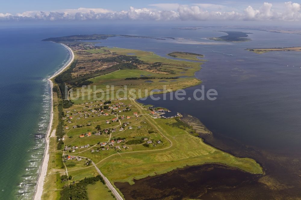 Klausdorf von oben - Landschaft der Ostseeküste der Insel Hiddensee bei Klausdorf im Bundesland Mecklenburg-Vorpommernrn