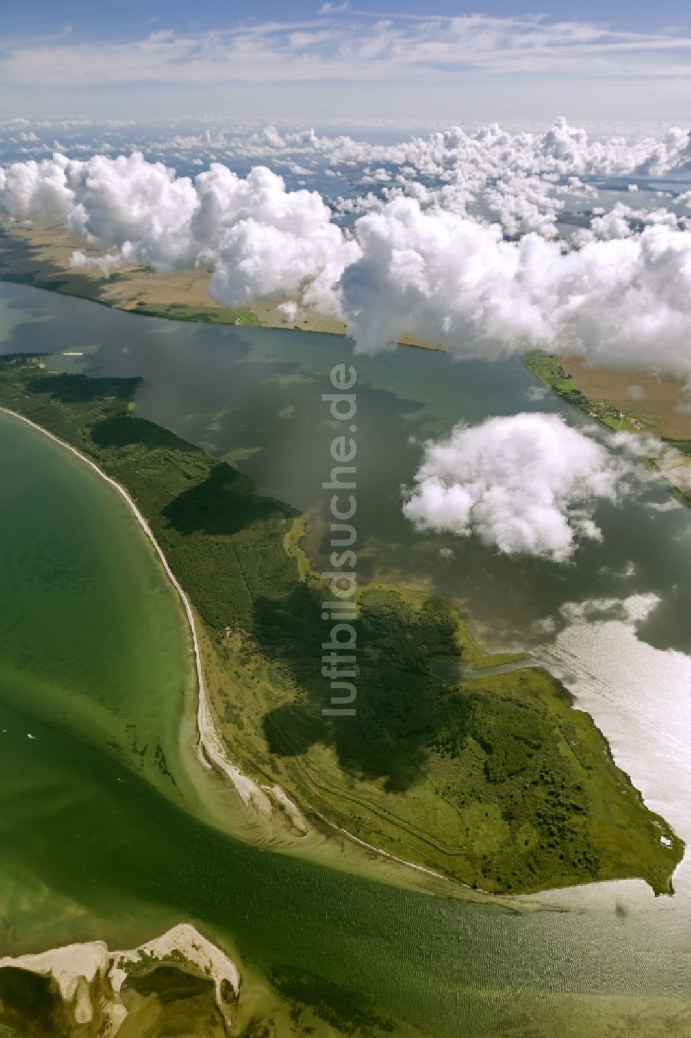 Luftbild Hiddensee - Landschaft der Ostseeküste zischen der vorgelagerten Insel Hiddensee und Schaprode auf der Insel Rügen im Bundesland Mecklenburg-Vorpommern