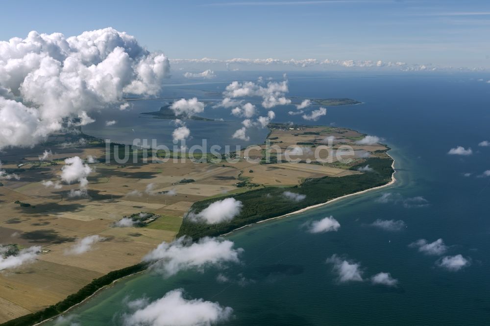 Luftbild Dranske - Landschaft der Ostseeküste zwischen Dranske und Wittow auf der Insel Rügen im Bundesland Mecklenburg-Vorpommern